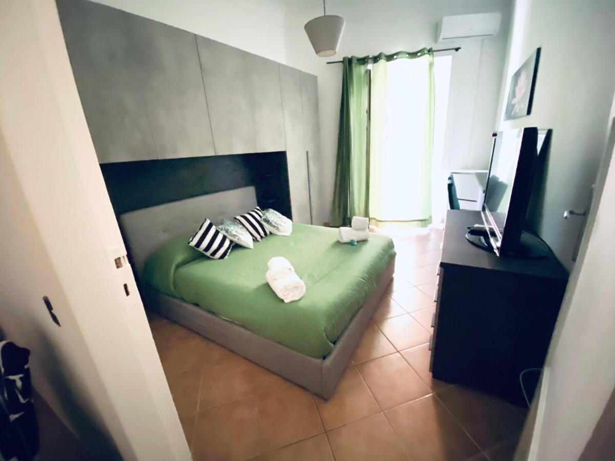 Skip Intro Apartment 타오르미나 외부 사진